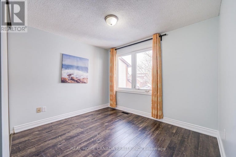 21 HALLEN ROAD, Brampton (Fletcher's West), Ontario, L6Y2V5