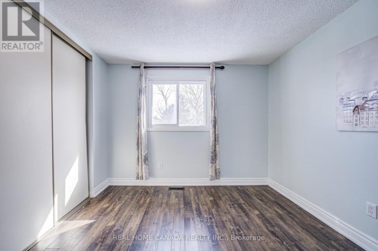 21 HALLEN ROAD, Brampton (Fletcher's West), Ontario, L6Y2V5