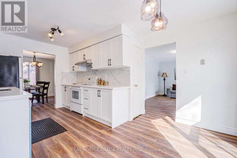 21 HALLEN ROAD, Brampton (Fletcher's West), Ontario, L6Y2V5