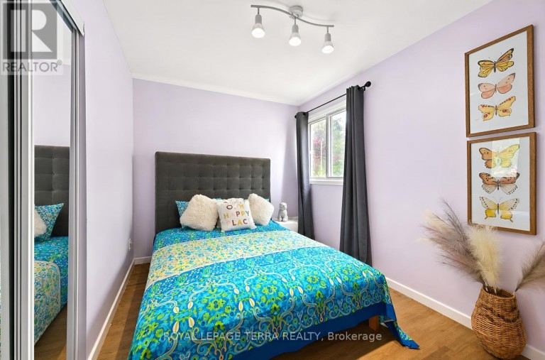 1571 LEWISHAM DRIVE, Mississauga (Clarkson), Ontario, L5J3R2