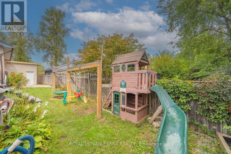 1571 LEWISHAM DRIVE, Mississauga (Clarkson), Ontario, L5J3R2