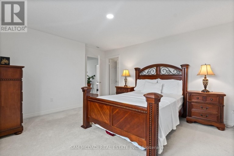 2 BAKERSFIELD ROAD, Brampton (Vales of Castlemore), Ontario, L6P2Z3