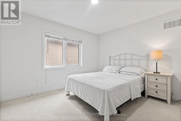 2 BAKERSFIELD ROAD, Brampton (Vales of Castlemore), Ontario, L6P2Z3