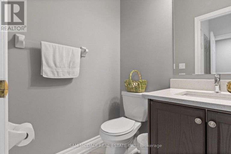 2 BAKERSFIELD ROAD, Brampton (Vales of Castlemore), Ontario, L6P2Z3