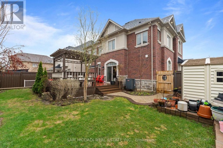 2 BAKERSFIELD ROAD, Brampton (Vales of Castlemore), Ontario, L6P2Z3