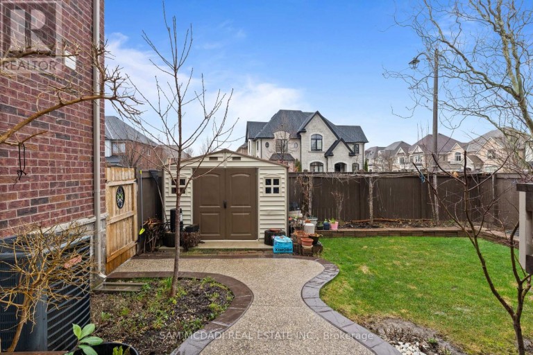 2 BAKERSFIELD ROAD, Brampton (Vales of Castlemore), Ontario, L6P2Z3