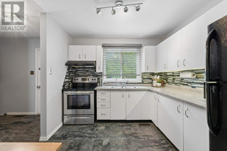 4 - 255 NORTHLAKE DRIVE, Waterloo, Ontario, N2V1Z2