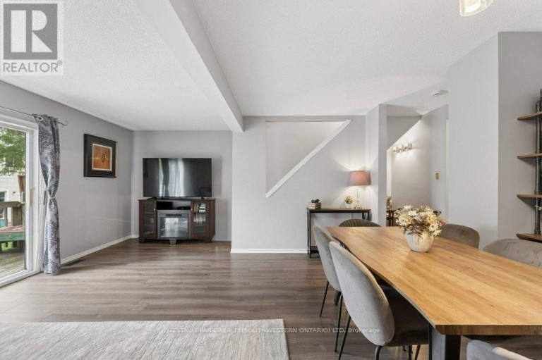 4 - 255 NORTHLAKE DRIVE, Waterloo, Ontario, N2V1Z2