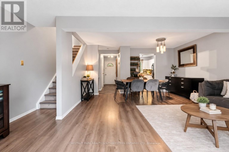 4 - 255 NORTHLAKE DRIVE, Waterloo, Ontario, N2V1Z2
