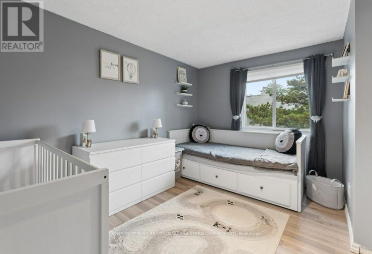 4 - 255 NORTHLAKE DRIVE, Waterloo, Ontario, N2V1Z2