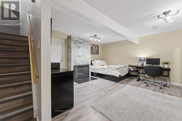 4 - 255 NORTHLAKE DRIVE, Waterloo, Ontario, N2V1Z2