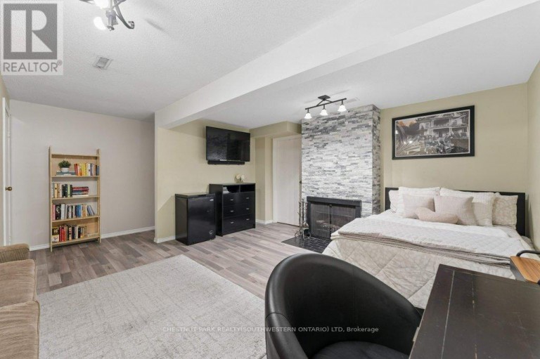 4 - 255 NORTHLAKE DRIVE, Waterloo, Ontario, N2V1Z2