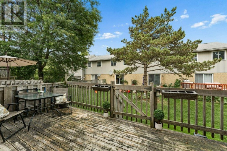 4 - 255 NORTHLAKE DRIVE, Waterloo, Ontario, N2V1Z2