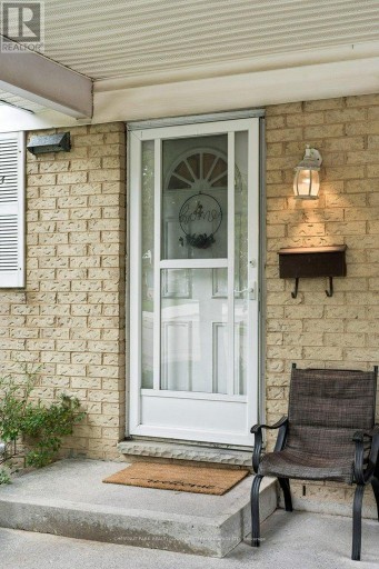 4 - 255 NORTHLAKE DRIVE, Waterloo, Ontario, N2V1Z2
