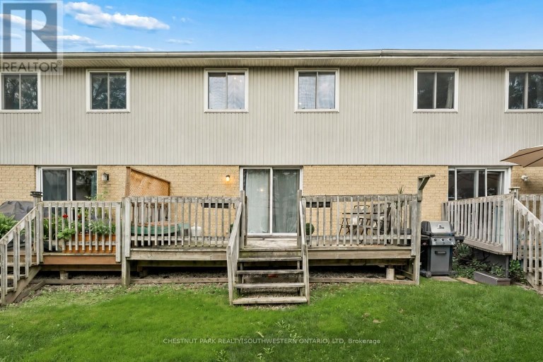 4 - 255 NORTHLAKE DRIVE, Waterloo, Ontario, N2V1Z2