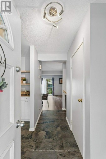 4 - 255 NORTHLAKE DRIVE, Waterloo, Ontario, N2V1Z2