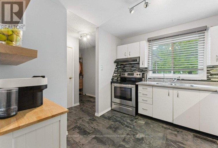 4 - 255 NORTHLAKE DRIVE, Waterloo, Ontario, N2V1Z2