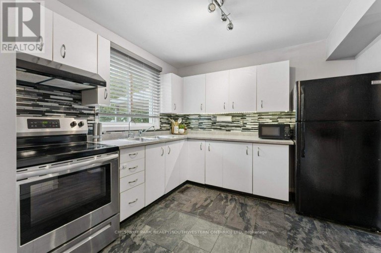 4 - 255 NORTHLAKE DRIVE, Waterloo, Ontario, N2V1Z2