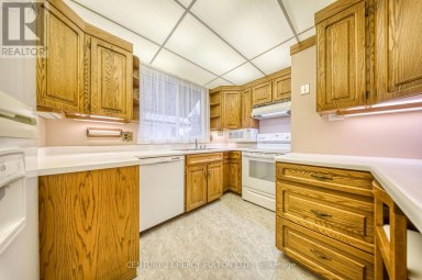 13 GRAYLEE AVENUE Toronto (Eglinton East) Ontario photo 12