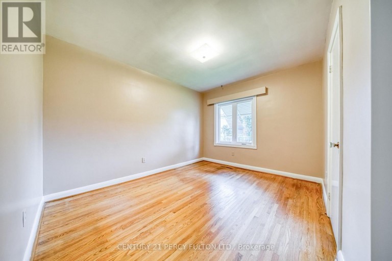 13 GRAYLEE AVENUE, Toronto (Eglinton East), Ontario, M1J1M5