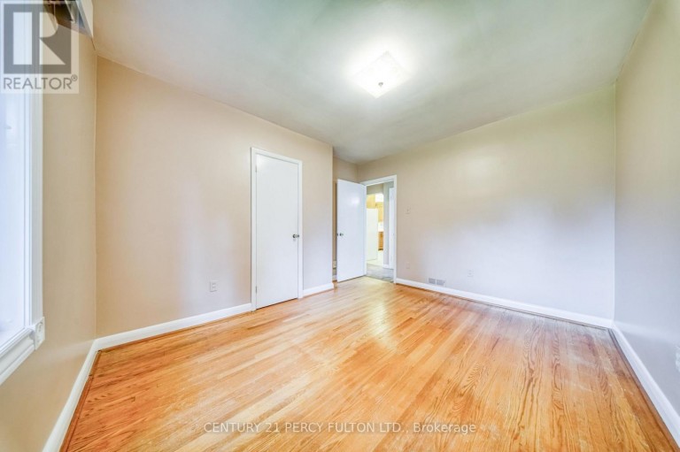 13 GRAYLEE AVENUE, Toronto (Eglinton East), Ontario, M1J1M5
