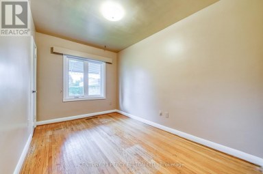 13 GRAYLEE AVENUE Toronto (Eglinton East) Ontario photo 18