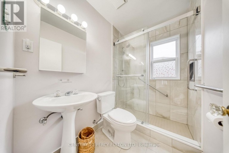 13 GRAYLEE AVENUE, Toronto (Eglinton East), Ontario, M1J1M5