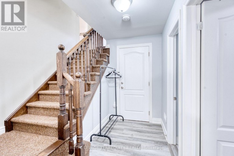 38 RHAPSODY CRESCENT, Brampton (Vales of Castlemore), Ontario, L6P4E8