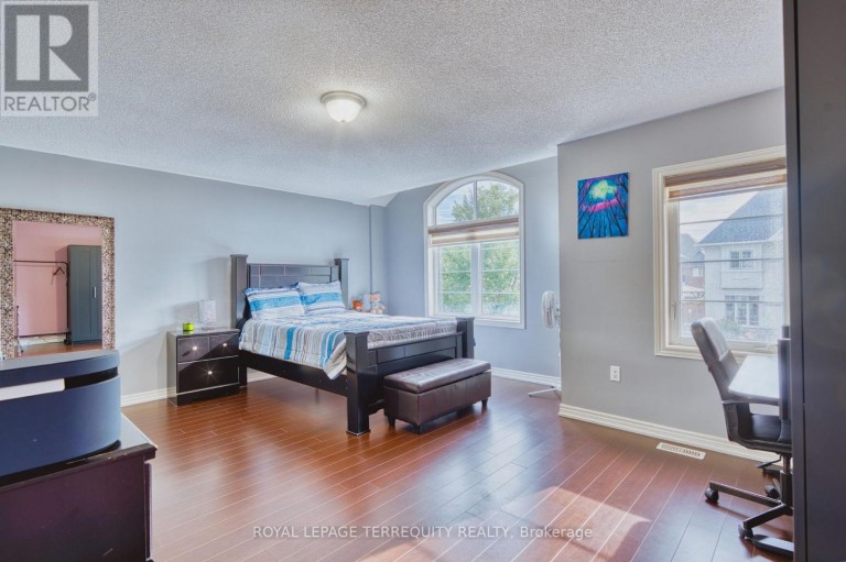 38 RHAPSODY CRESCENT, Brampton (Vales of Castlemore), Ontario, L6P4E8