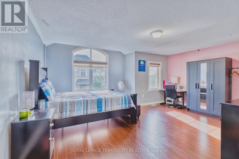 38 RHAPSODY CRESCENT, Brampton (Vales of Castlemore), Ontario, L6P4E8