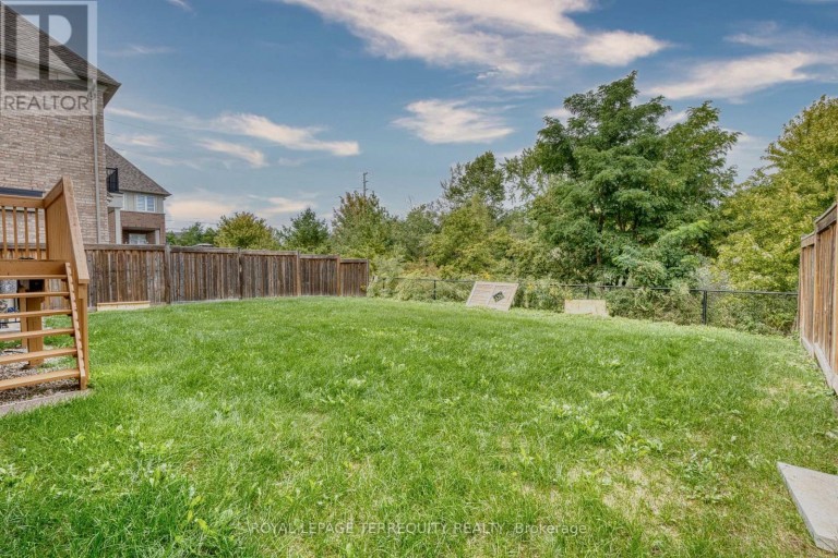 38 RHAPSODY CRESCENT, Brampton (Vales of Castlemore), Ontario, L6P4E8