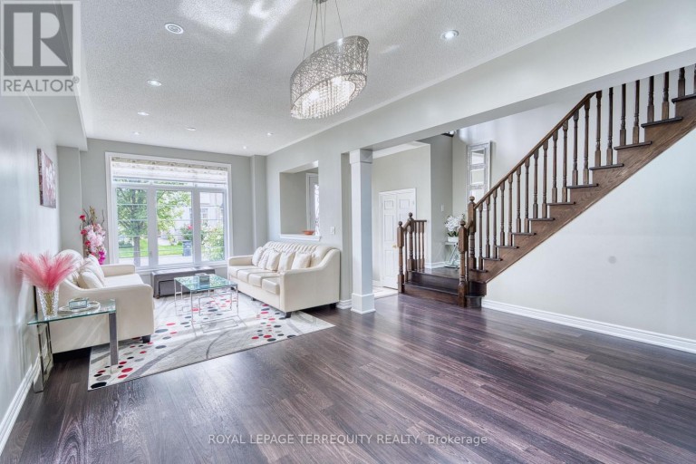 38 RHAPSODY CRESCENT, Brampton (Vales of Castlemore), Ontario, L6P4E8