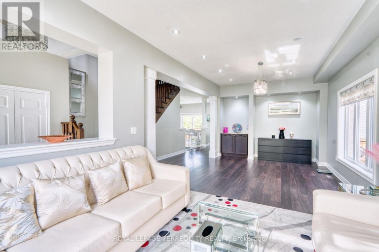 38 RHAPSODY CRESCENT, Brampton (Vales of Castlemore), Ontario, L6P4E8