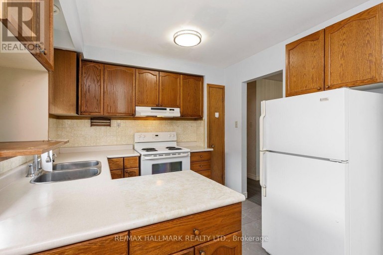 3 PINDAR CRESCENT, Toronto (Pleasant View), Ontario, M2J3L3