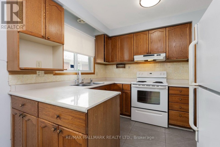 3 PINDAR CRESCENT, Toronto (Pleasant View), Ontario, M2J3L3