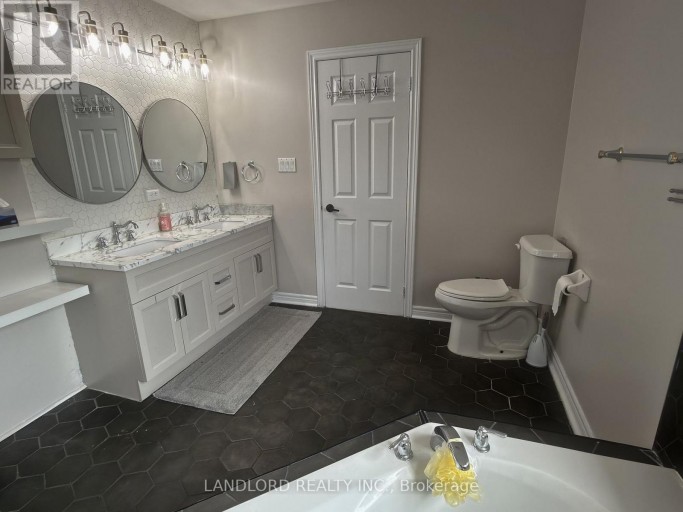 12 CRICKET MEWS, Toronto (Rouge), Ontario, M1X2E3