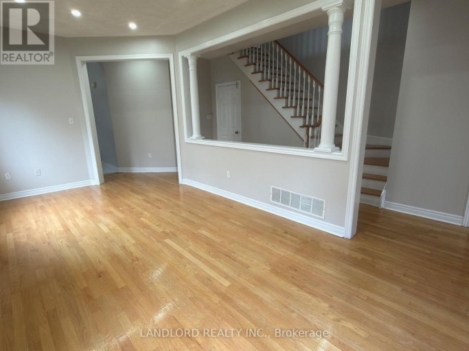 12 CRICKET MEWS, Toronto (Rouge), Ontario, M1X2E3