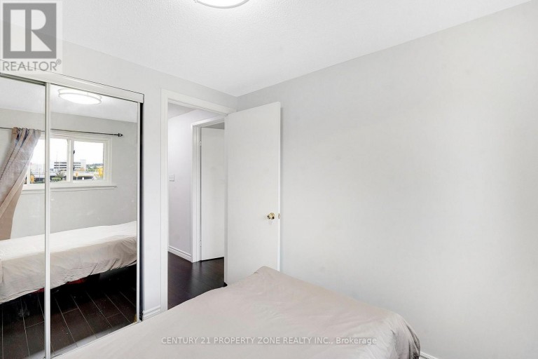 5 BRIAR PATH, Brampton (Avondale), Ontario, L6T2A2