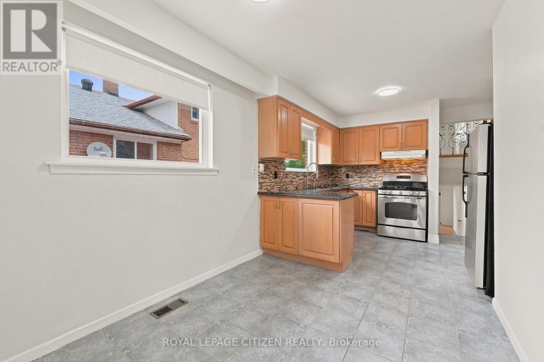 53 GRAMPIAN CRESCENT, Toronto (Humber Summit), Ontario, M9L2L2