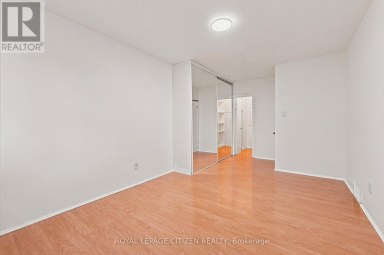 53 GRAMPIAN CRESCENT Toronto (Humber Summit) Ontario photo 16