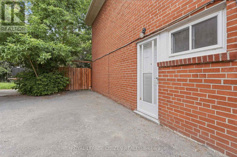 53 GRAMPIAN CRESCENT, Toronto (Humber Summit), Ontario, M9L2L2