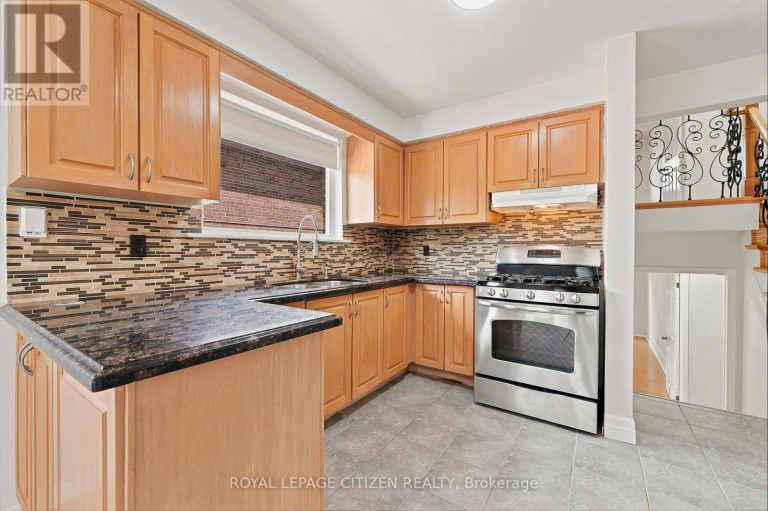 53 GRAMPIAN CRESCENT, Toronto (Humber Summit), Ontario, M9L2L2