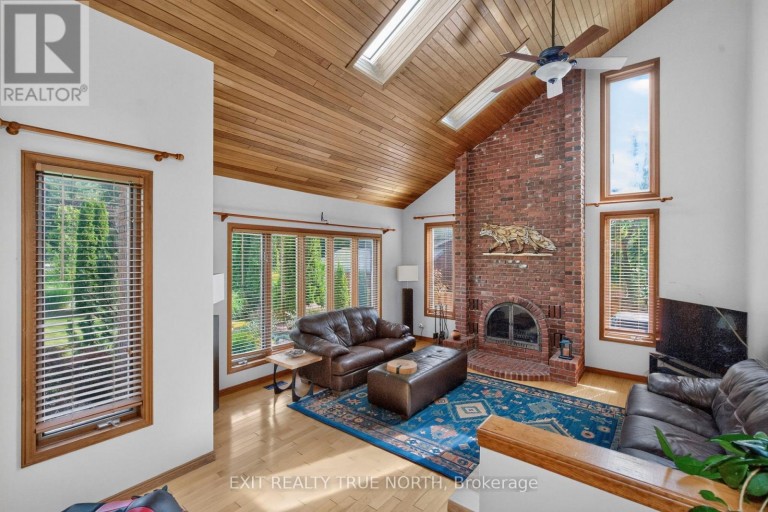 14 ROSEWOOD AVENUE, Springwater (Midhurst), Ontario, L9X0P5
