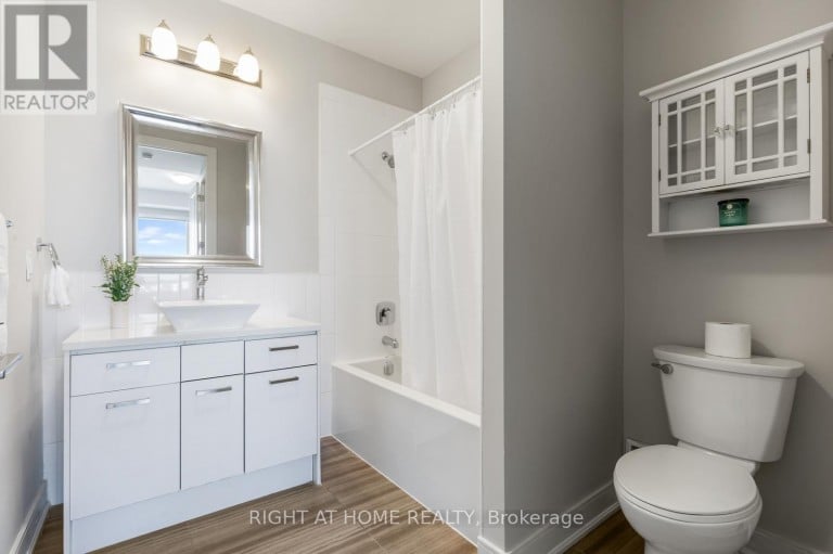 PH05 - 150 MAIN STREET W, Hamilton (Central), Ontario, L8P1H8