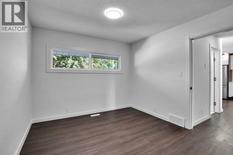 7520 7 Street SW, Calgary, Alberta, T2V1G2