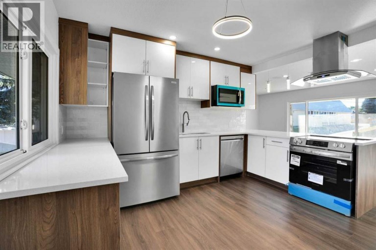 7520 7 Street SW, Calgary, Alberta, T2V1G2