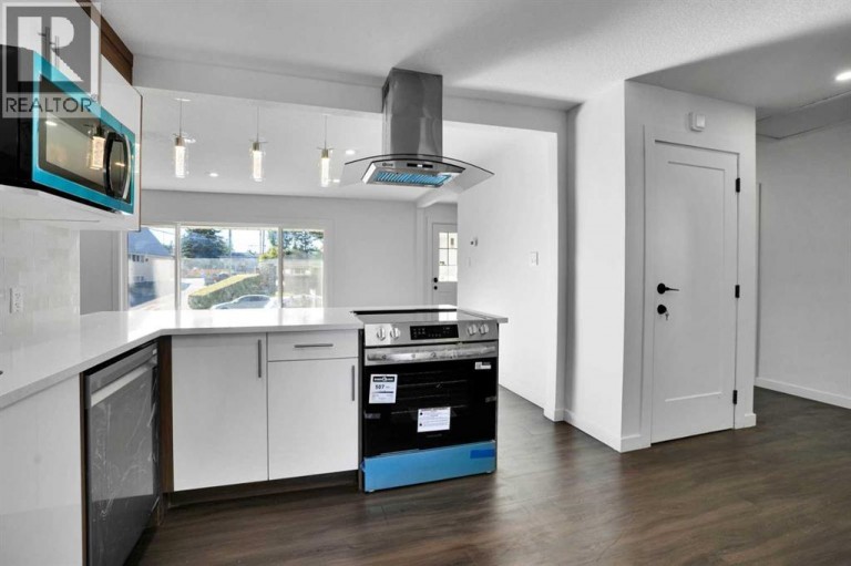 7520 7 Street SW, Calgary, Alberta, T2V1G2