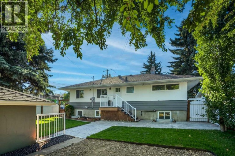 7520 7 Street SW, Calgary, Alberta, T2V1G2