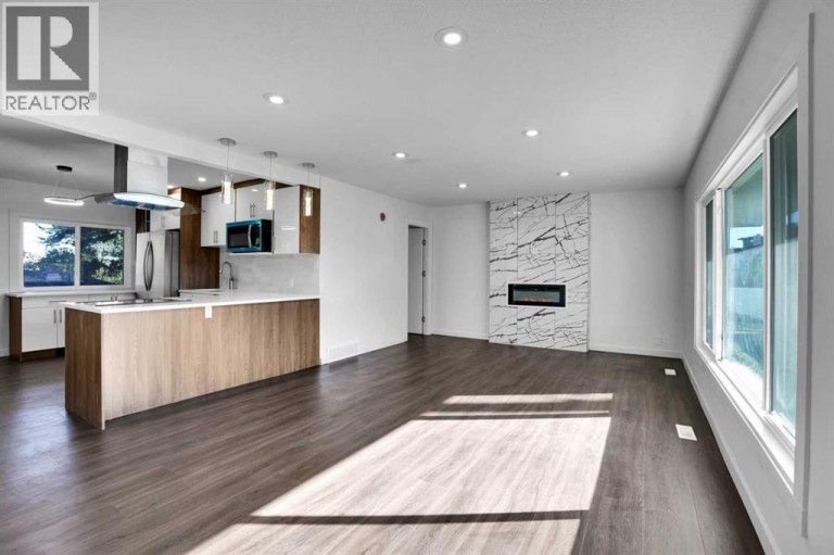 7520 7 Street SW, Calgary, Alberta, T2V1G2