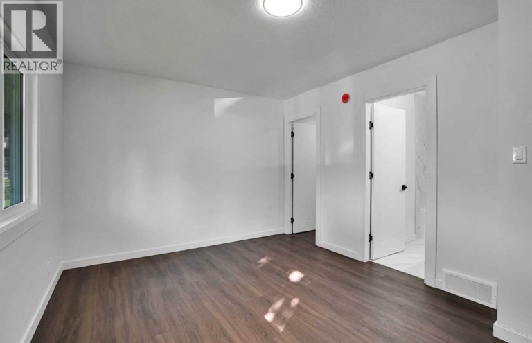 7520 7 Street SW, Calgary, Alberta, T2V1G2